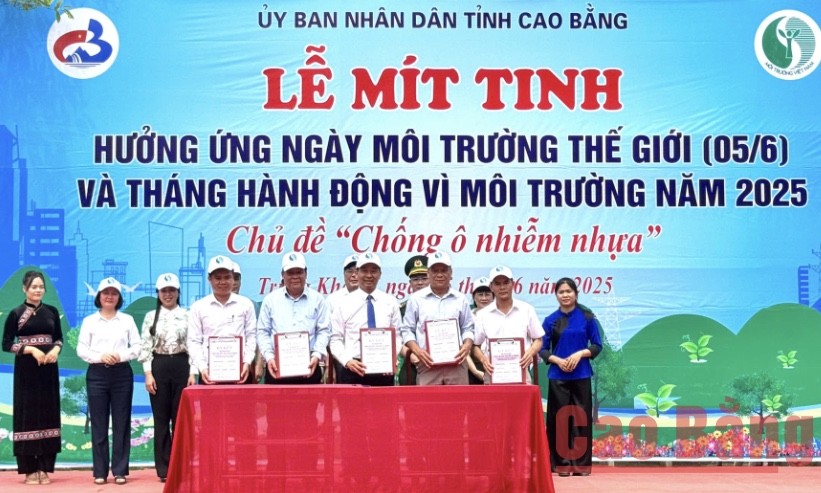 Mít tinh hưởng ứng Ngày Môi trường thế giới và Tháng hành động vì môi trường năm 2025