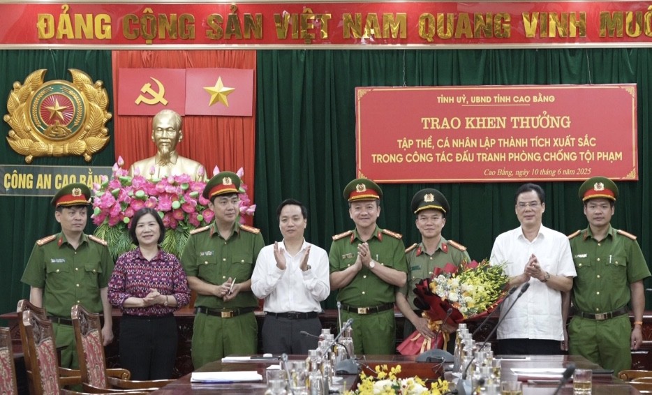 Cao Bằng: Bắt nhóm đối tượng nhập cảnh trái phép mang theo nhiều vũ khí quân dụng