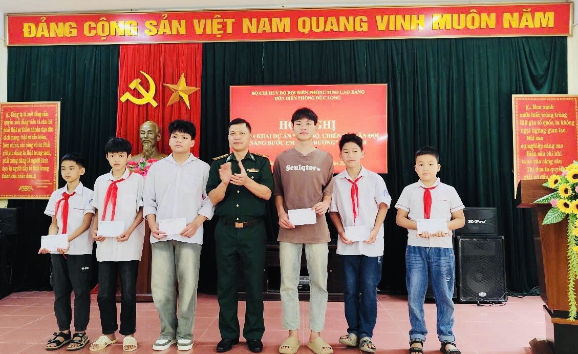 Vững vàng nơi tuyến đầu Tổ quốc - Kỳ 1: Đồng hành cùng đồng bào giữ vững biên cương
