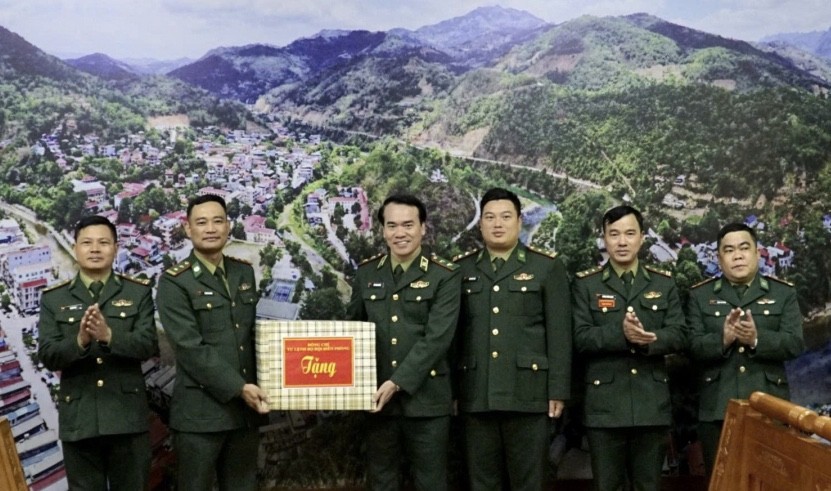 Bí thư Tỉnh ủy Cao Bằng thăm, động viên cán bộ, chiến sĩ Đồn Biên phòng Xuân Trường