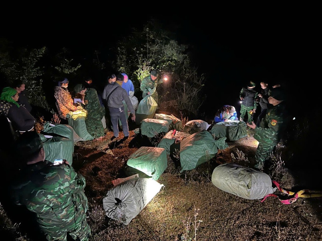 Cao Bằng: Bắt giữ gần 300 kg hàng cấm vận chuyển qua biên giới