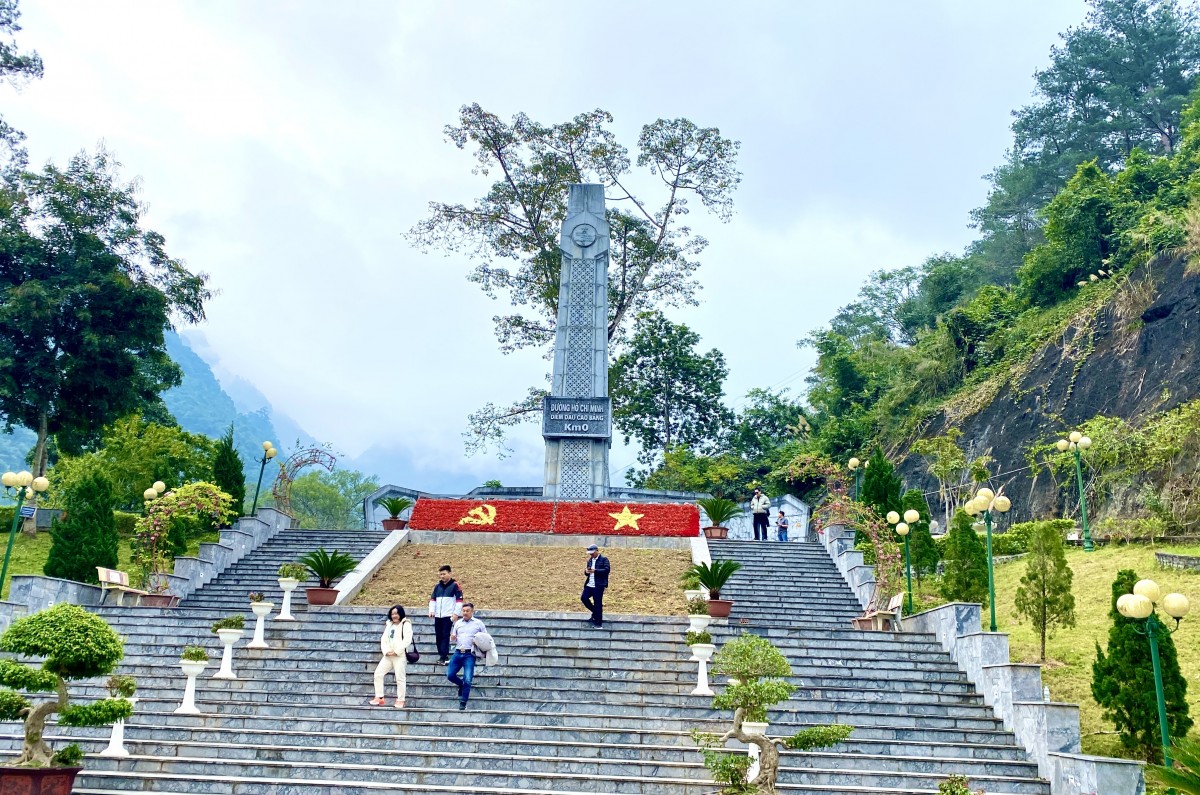 Cội nguồn cách mạng khởi sắc theo bước chân Người