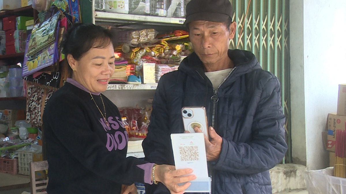 Đồng hành cùng người dân vùng cao chuyển đổi số