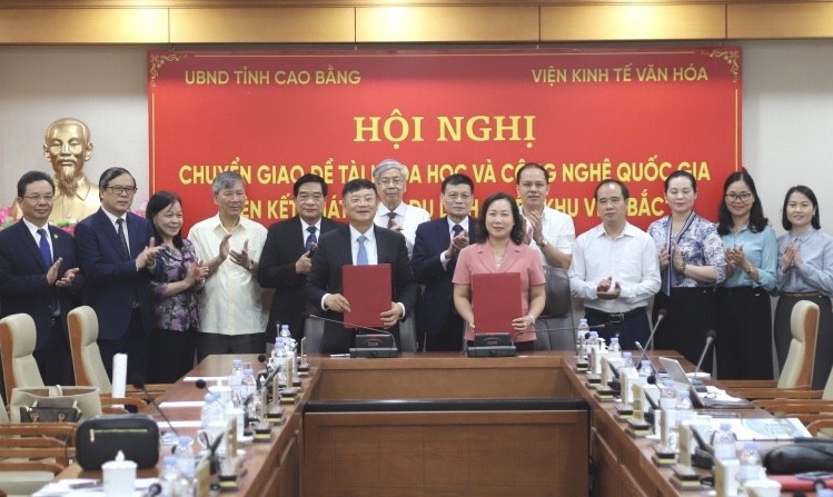 Cao Bằng: Chuyển giao Đề tài khoa học và công nghệ quốc gia “Liên kết phát triển du lịch chiến khu Việt Bắc”