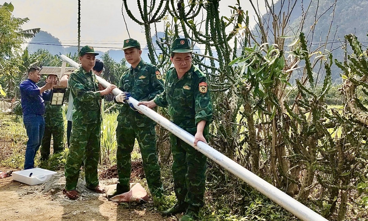 “Thắp sáng vùng biên” - Thắp niềm tin nơi phên dậu Tổ quốc
