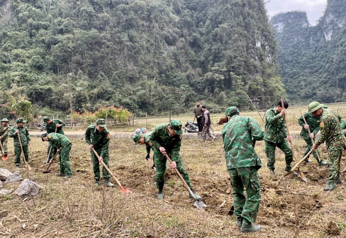 Chung tay xóa nhà tạm, nhà dột nát – dựng niềm tin nơi biên cương