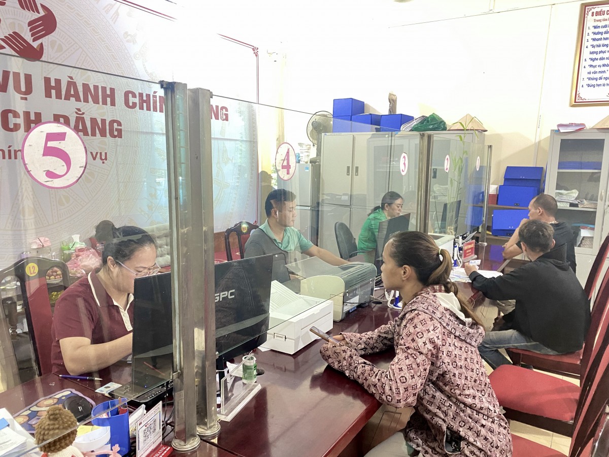 Lấy sự hài lòng của người dân, doanh nghiệp làm thước đo chất lượng phục vụ