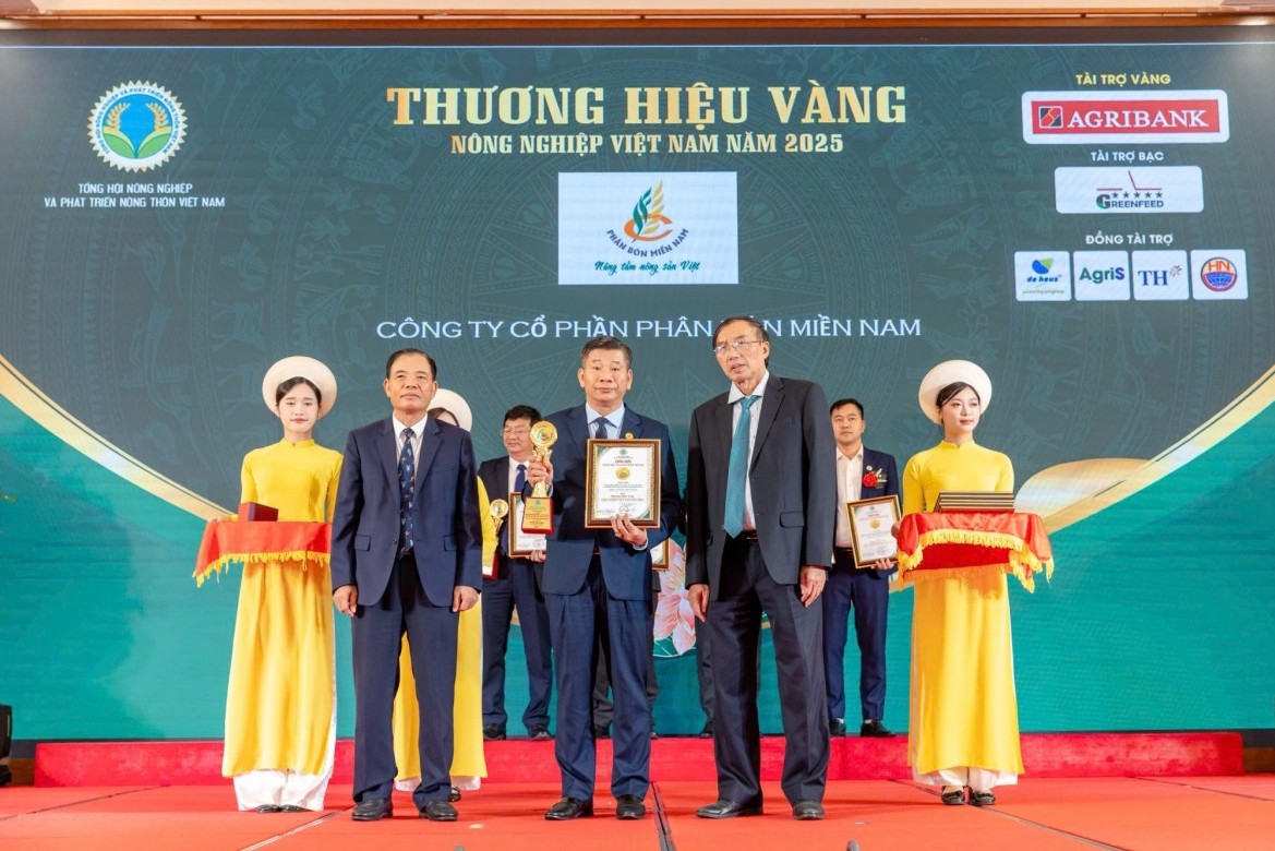 2 sản phẩm Phân bón Miền Nam lọt top “Thương hiệu Vàng nông nghiệp Việt Nam 2025” 2 sản phẩm Phân bón Miền Nam lọt top “Thương hiệu Vàng nông nghiệp Việt Nam 2025”