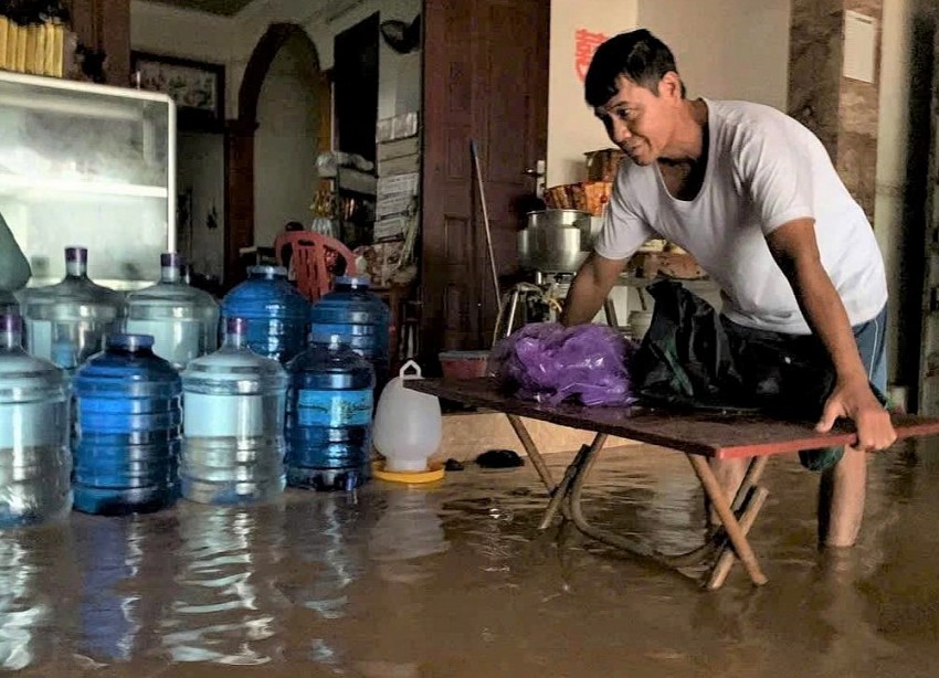 Hàng nghìn hộ dân ở Hà Tĩnh bị ngập lụt