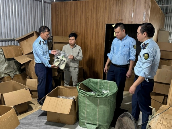 Liên tiếp phát hiện và thu giữ số lượng lớn hàng hóa không rõ nguồn gốc tại Quảng Ninh