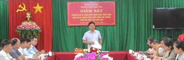 Giám sát tình hình triển khai các dự án trang trại chăn nuôi tập trung tại xã Ea Wer