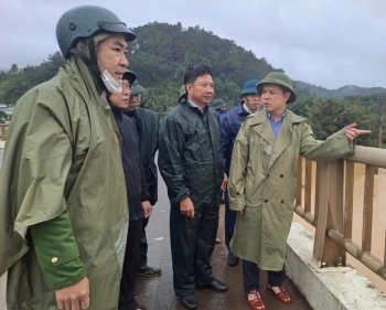 Chủ tịch tỉnh Đắk Lắk chỉ đạo cứu dân, yêu cầu tuyệt đối không để dân đói, rét