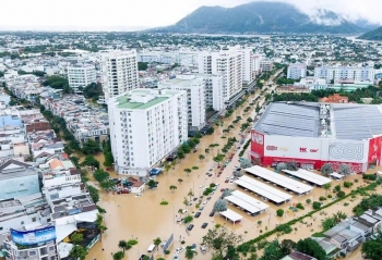 Bộ Chính trị lập 5 Đoàn công tác khắc phục hậu quả mưa lũ lịch sử