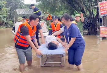 Khắc phục môi trường và phòng, chống dịch bệnh truyền nhiễm sau lụt bão tại Đắk Lắk