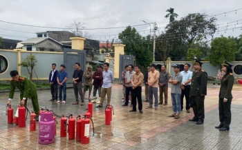 Công an Tp. Huế: Nâng cao kỹ năng PCCC&CNCH cho các hộ giáo dân