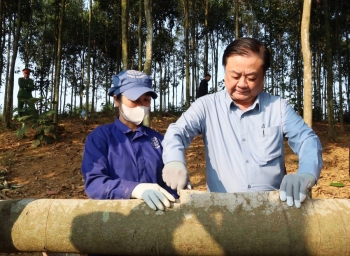 Phó Chủ tịch Quốc hội Lê Minh Hoan thăm một số mô hình sản xuất nông nghiệp tại Lào Cai