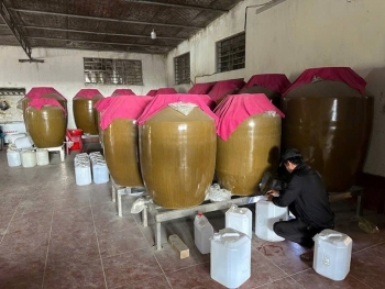 Hải Phòng: Xử phạt 21 triệu đồng cơ sở sản xuất rượu gạo không đảm bảo an toàn thực phẩm