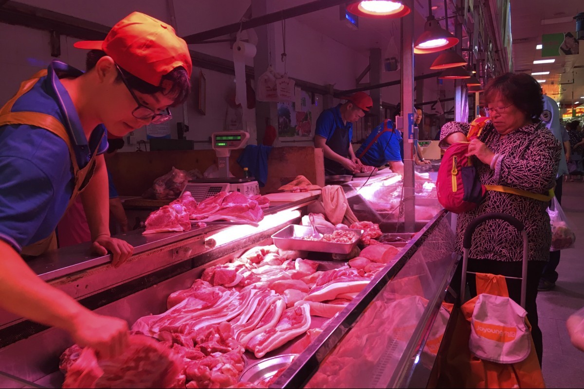 Trung Quốc tăng dự trữ thịt lợn đông lạnh khi giá heo hơi chạm đáy nhiều năm