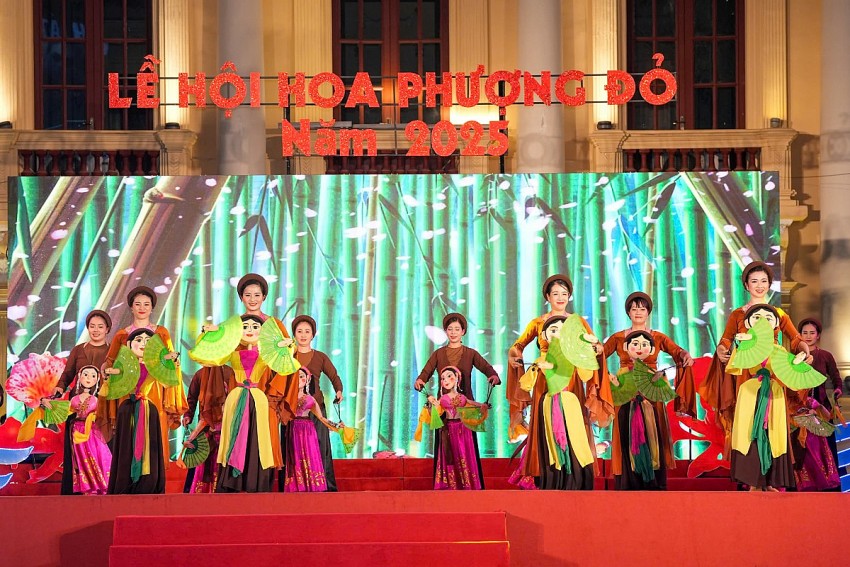 Khẩn trương hoàn thành công tác tổ chức Chương trình khai mạc Lễ hội Hoa Phượng Đỏ - Hải Phòng 2026