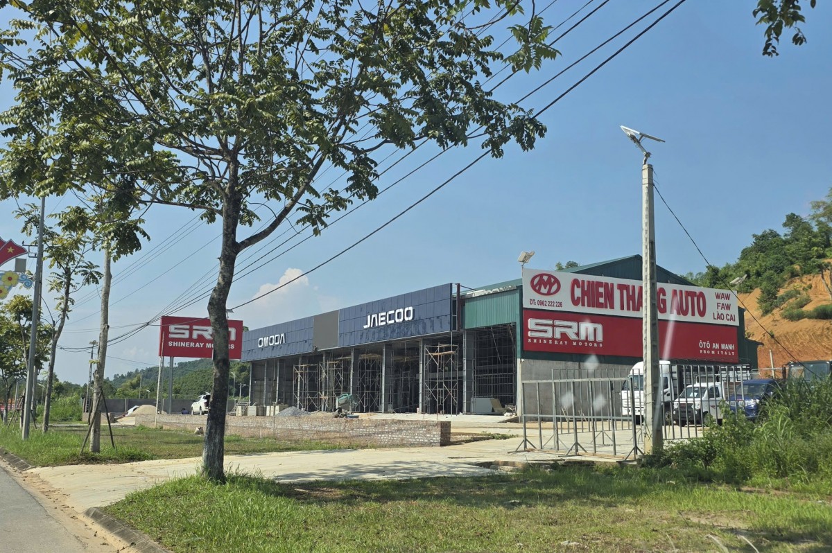 Lào Cai: Showroom Chiến Thắng Auto bất chấp lệnh cấm, “phớt lờ” mốc thời hạn tự tháo dỡ công trình vi phạm